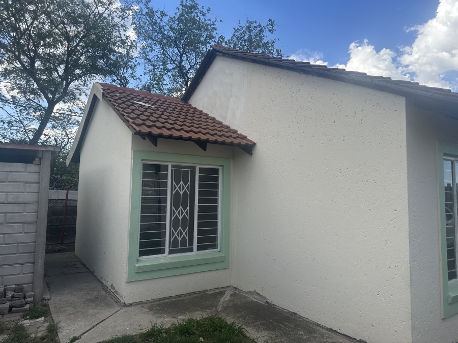 To Let 3 Bedroom Property for Rent in Oos Einde North West